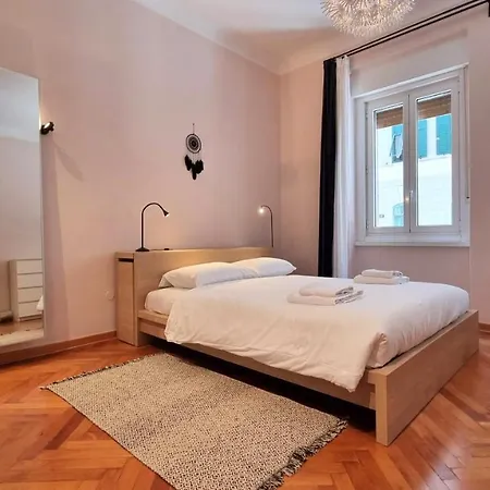 Via Gatteri 60 Apartament *